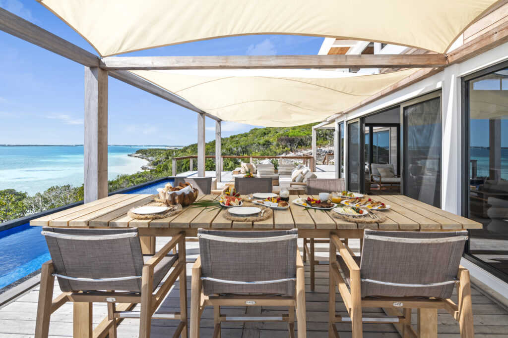 Bahamas Outdoor Dining