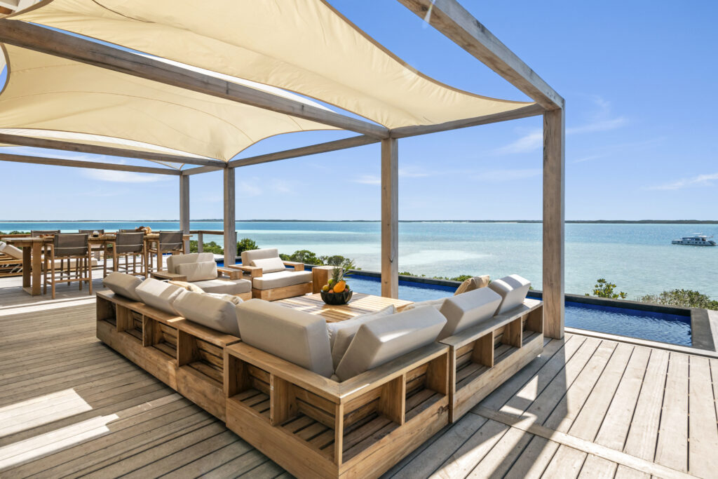 Bahamas Outdoor Dining